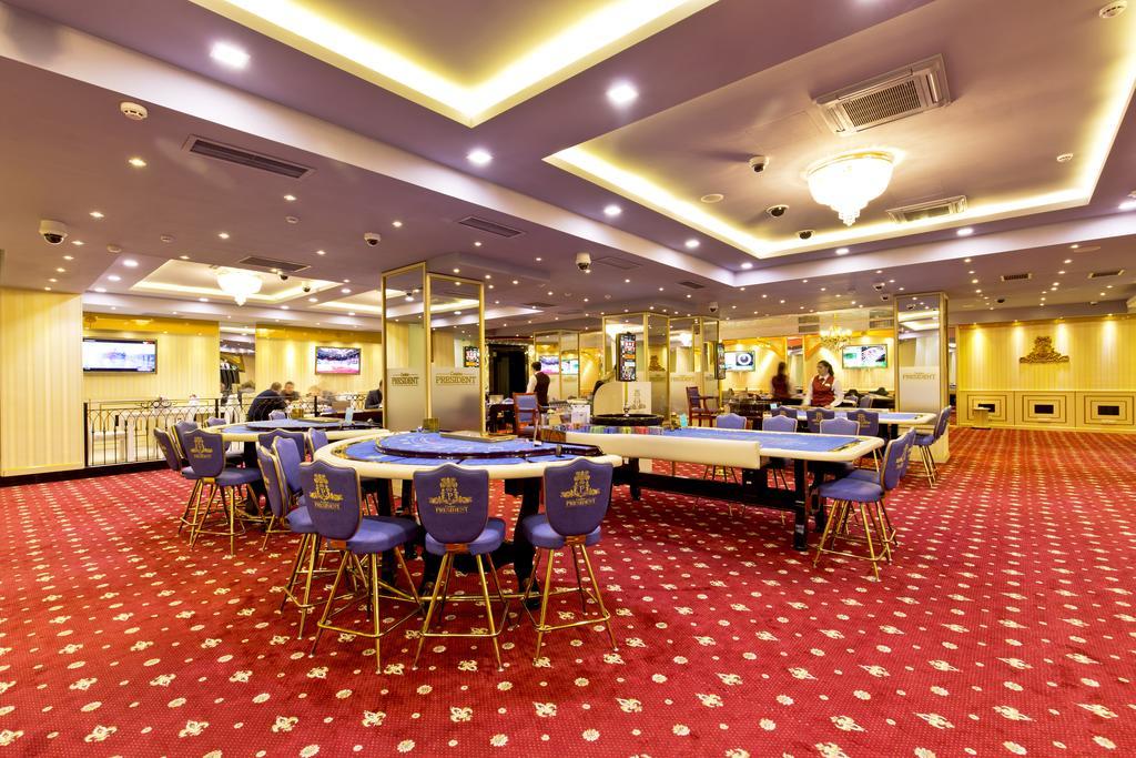 Hotel & Casino President Батуми Экстерьер фото