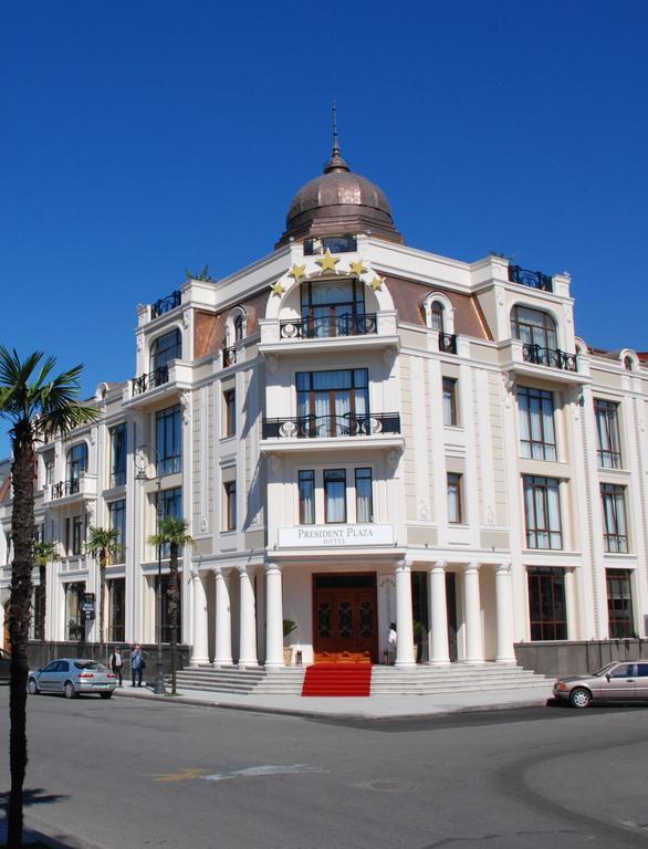 Hotel & Casino President Батуми Экстерьер фото